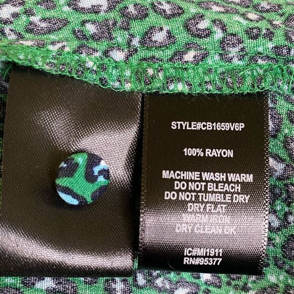 NWT Sanctuary Noell Green Blouse Leopard Print Chiffon Office Casual Corpcore - Picture 13 of 15